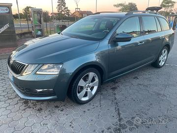 SKODA OCTAVIA 1.6 TDI  DSG BOOK SERVICE