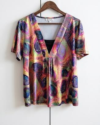 t-shirt collo a V con finto top