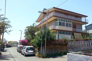 GRAVINA villa indipendente - ideale per 2 famiglie