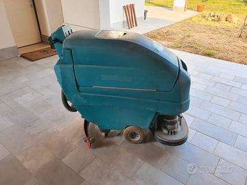 Lavapavimenti industriale Tennant