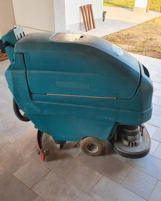 Lavapavimenti industriale Tennant