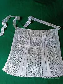 Grembiule all'uncinetto 