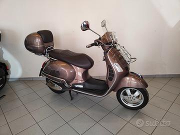 Piaggio Vespa 300 GTS Touring