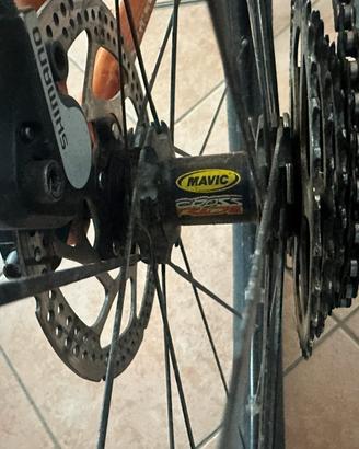 Bici MTB 26” forcella rigida Carbonio