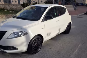 LANCIA Y 2014 39.000 KM