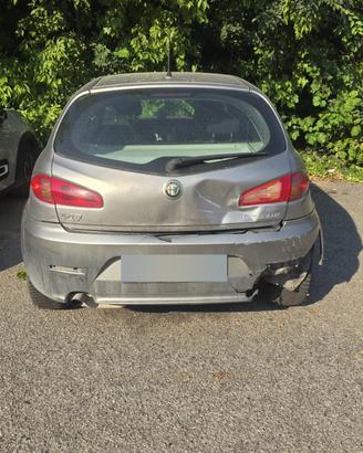 Alfa Romeo 147 1.6 twin spark solo commercianti 