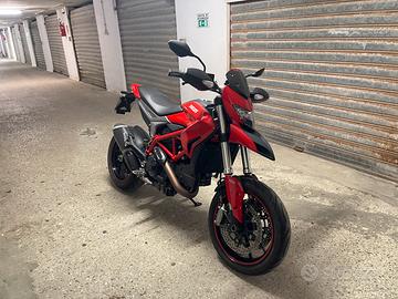 Hypermotard 821 Ducati