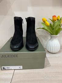 Stivaletti julie dee in camoscio nero
