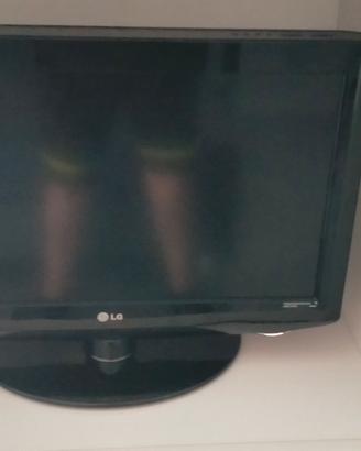 TV LG 26" HD Ready + Decoder DVB-T2 70€ trattabili