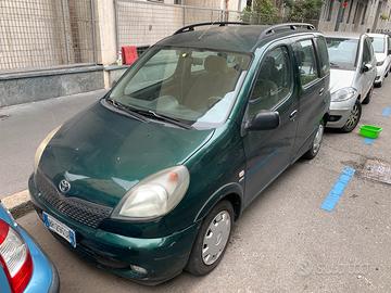 Toyota Yaris Verso Sol 1.3 16 V