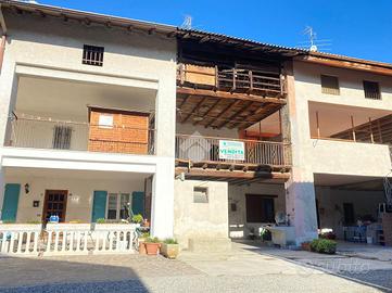 RUSTICO A CASTEL ROZZONE