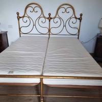 letto in ferro battuto con materassi