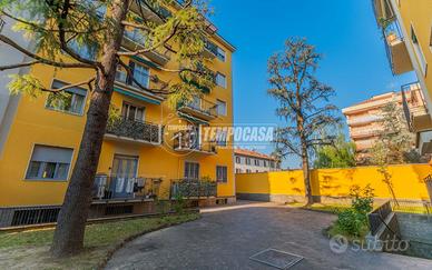 BRUZZANO - TRILOCALE RISTRUTTURATO