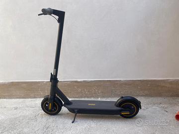 Monopattino elettrico ninebot kickScooter max
