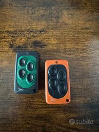 Coppia Telecomandi cancello Jane Q con pile nuove