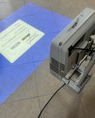 Proiettore Ultrafocale NEC NP-UM280X + accessori
