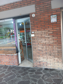 Vend0 ufficio / negozio zona San donato