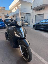 Beverly 300