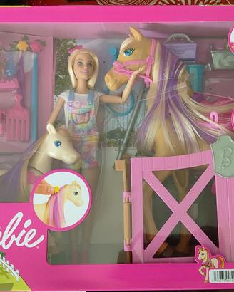 Barbie il Ranch con 2 cavalli HGB58