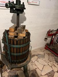 Torchio manuale antico