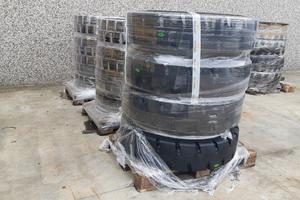 GOMME PIENE S.E. per CARICATORI