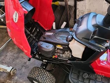 Ttrattorino tagliaerba 