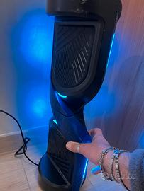 Hoverboard self-balancing scooter