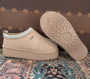 Scarpe UGG.  Tg 38. colore beige 