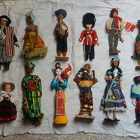 Lotto di 17+2 bambole etniche vintage