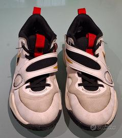 Scarpe da Basket Nike Team Hustle  bambino n.36