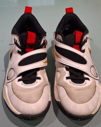 Scarpe da Basket Nike Team Hustle  bambino n.36