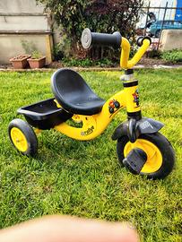 triciclo a pedali