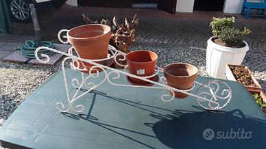 Carriola in ferro porta vasi