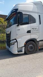 Trattore stradale Iveco S-Way 440