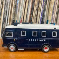 Modellino furgone carabinieri scala 1/43 iveco