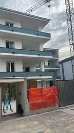 Appartamento di 120 m² con 4 locali e box auto a M