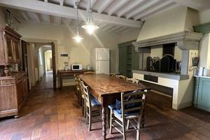 Rustico / Casale di 480 m² con più di 5 locali a I