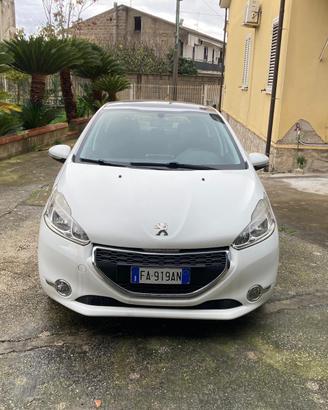 Peugeot 208,1,4 gpl