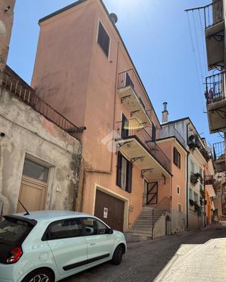 CASA SEMINDIPENDENTE A LANUSEI