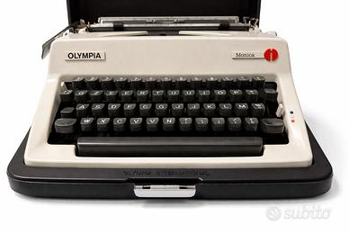 Macchina da scrivere originale Olympia Monica