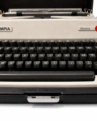 Macchina da scrivere originale Olympia Monica