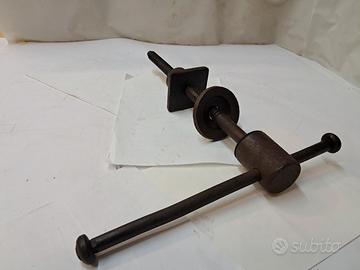 vecchia vite in ferro per morsa vintage 