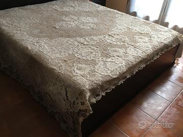 Copriletto di Burano e Lino