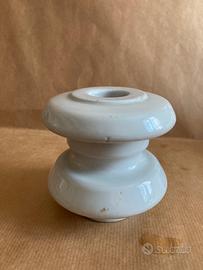 Isolatore elettrico in ceramica