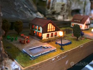 Plastico ferroviario in scala N con base in ferro