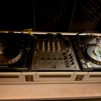 Pioneer CDJ 2000 Nexus + Mixer DJM 750 + Case