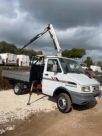 Iveco daily con gru pm