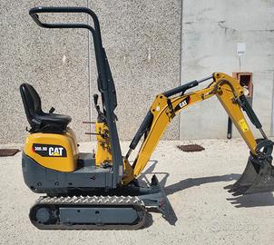 Miniescavatore usato CAT (neuson) E08-1