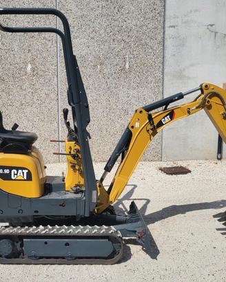 Miniescavatore usato CAT (neuson) E08-1