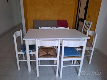 tavolo completo di sedie 